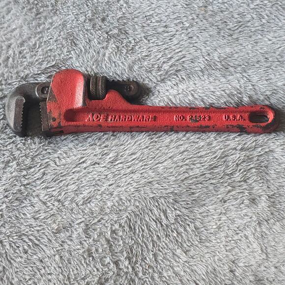 Vintage Ace Hardware Pipe Wrench 10" USA No. 64823 Red - Picture 1 of 7